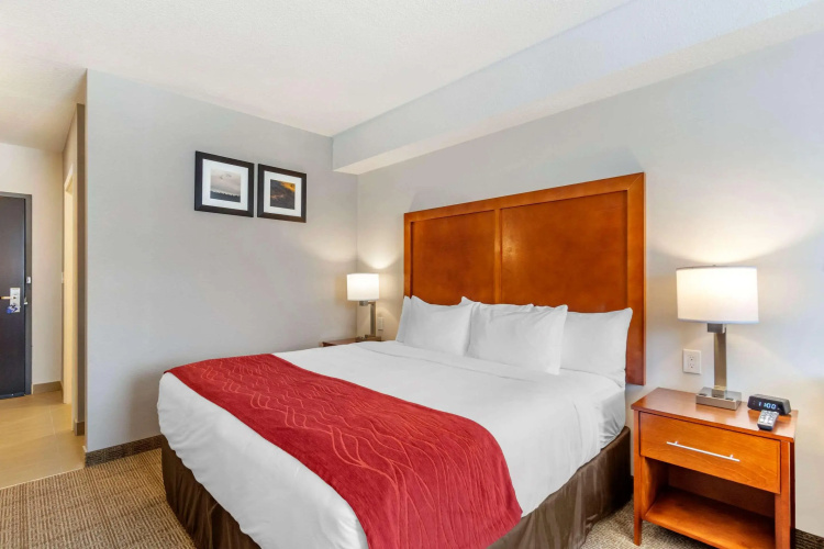 Comfort Inn & Suites