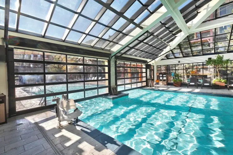 3701a Westgate 1 Bedroom Condo by RedAwning