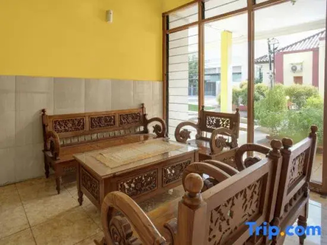 OYO 94908 Demang Kostel