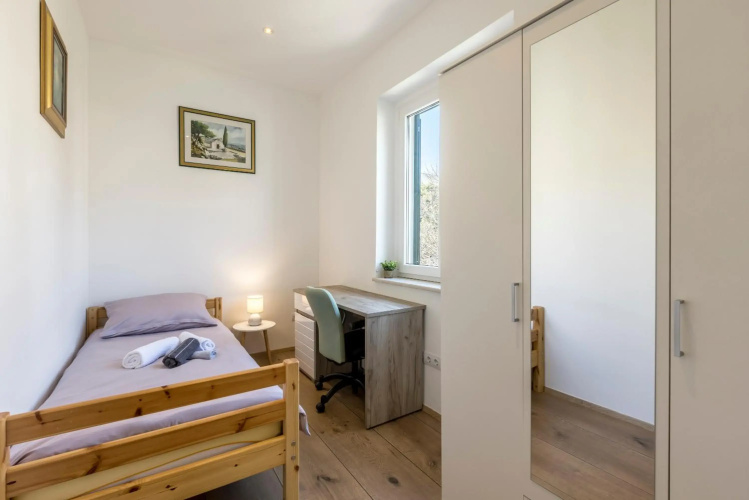 Ferula, 3 bedroom apartment near beach Bačvice