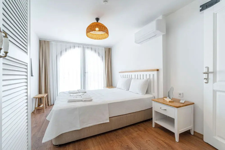 Tek Han Luxury