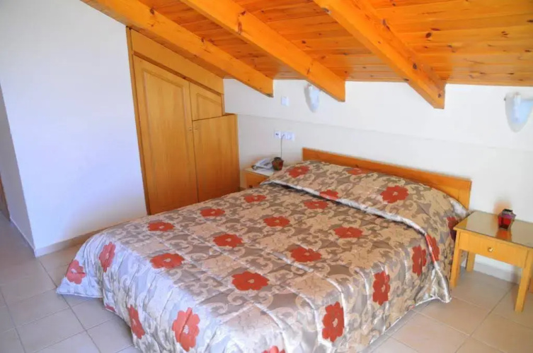 Brati II Beach Hotel