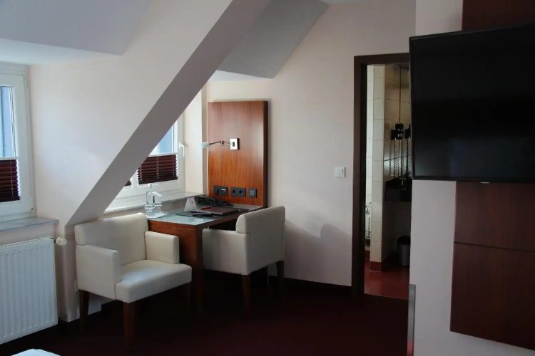 Hotel Adena