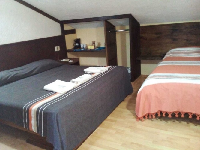 Standard Triple room