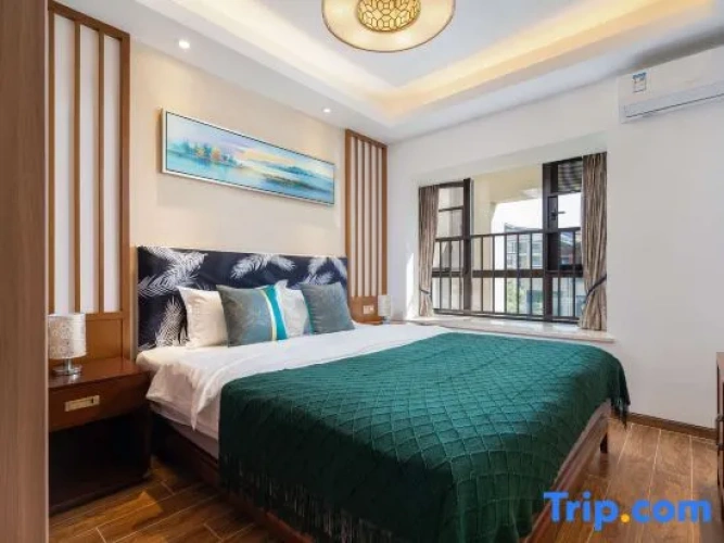 2 Bedrooms Deluxe Suite with balcony