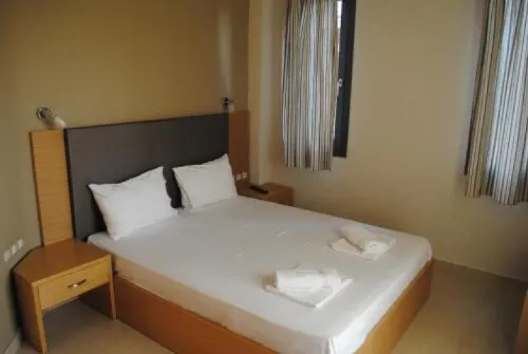 Niriides Studios And Apartments
