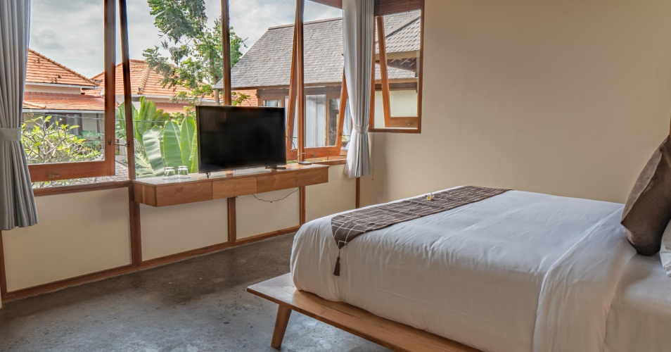 2 Bedrooms Villa