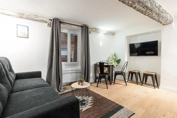 1 Bedroom Apartment