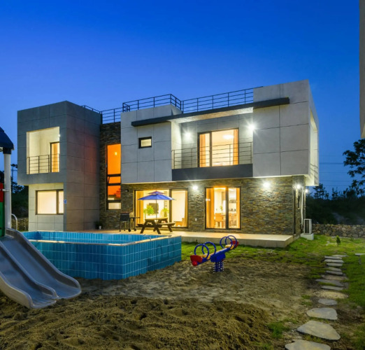 Chandelier pensionOver view