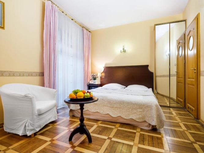Deluxe Single room