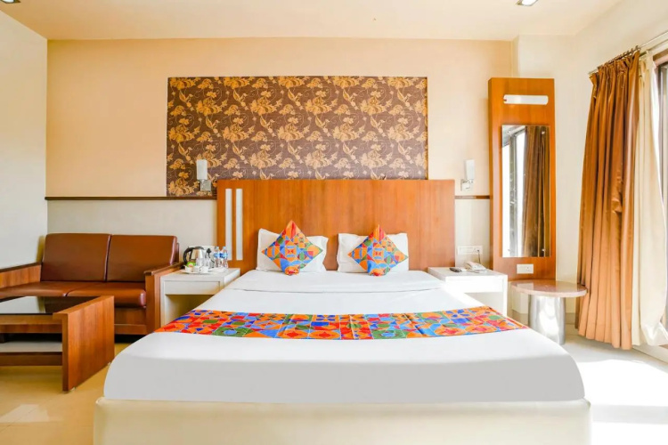 FabHotel Devanshi Inn