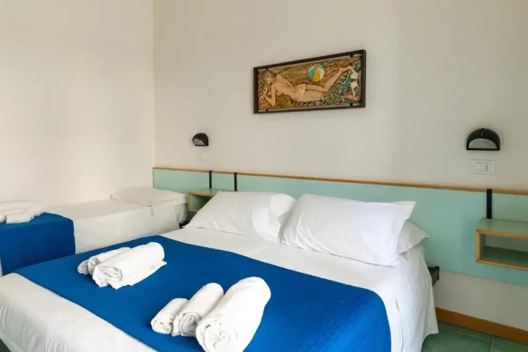 Standard Triple room with balcony