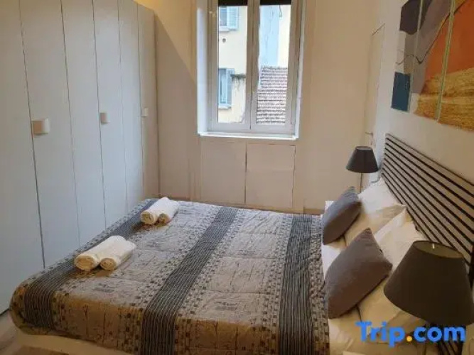 Spacious & Lovely - 4 Queen Bed