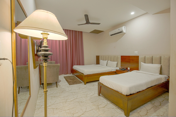 Fabhotel Stevia