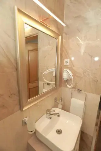 Hotel Cleon
