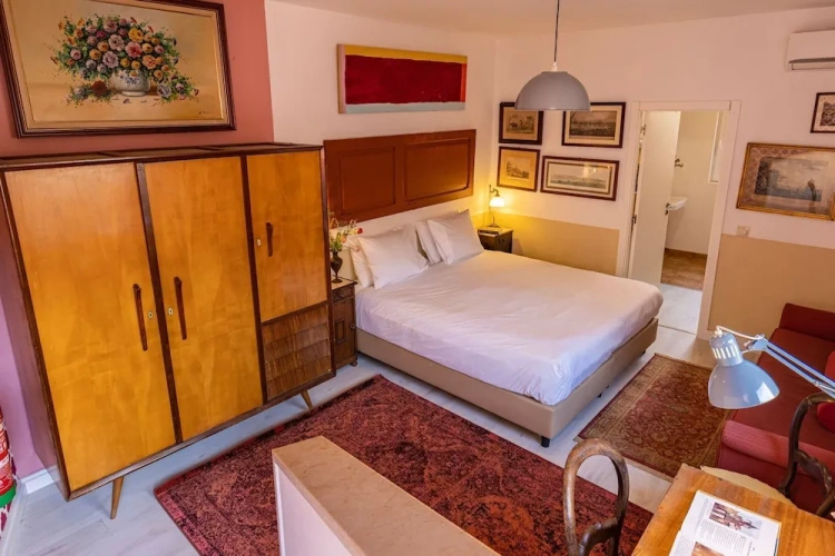 Deluxe Apartment