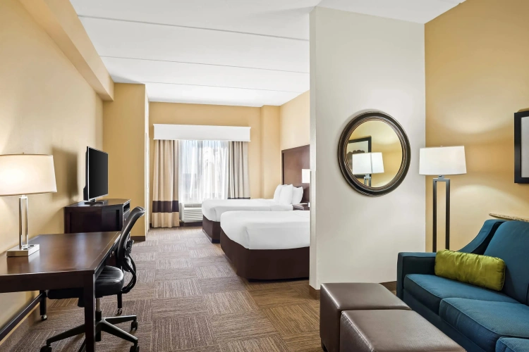 Quadruple Suite