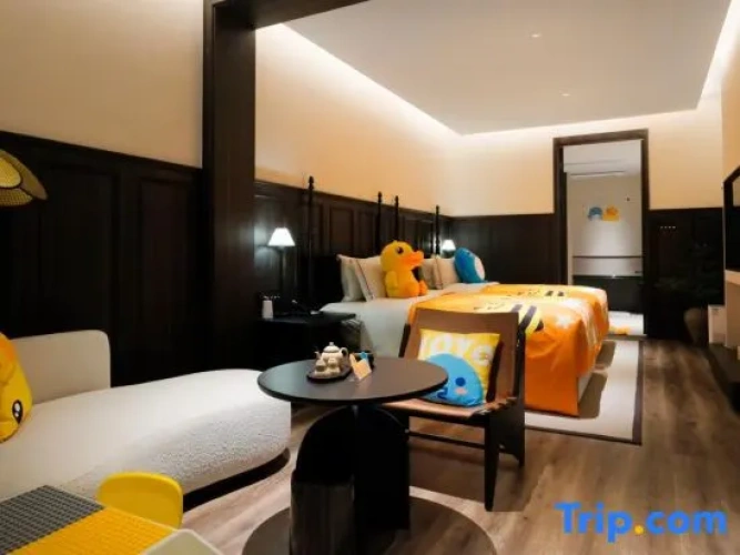 Twin Family Suite