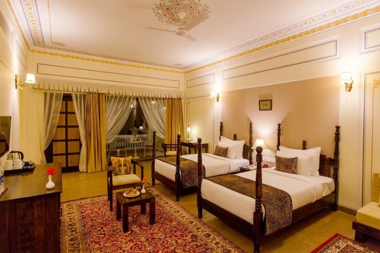 Luxury Suite with balcony
