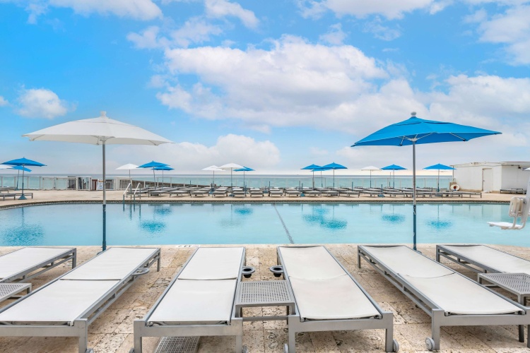 Ramada Plaza by Wyndham Marco Polo Beach Resort photo 16