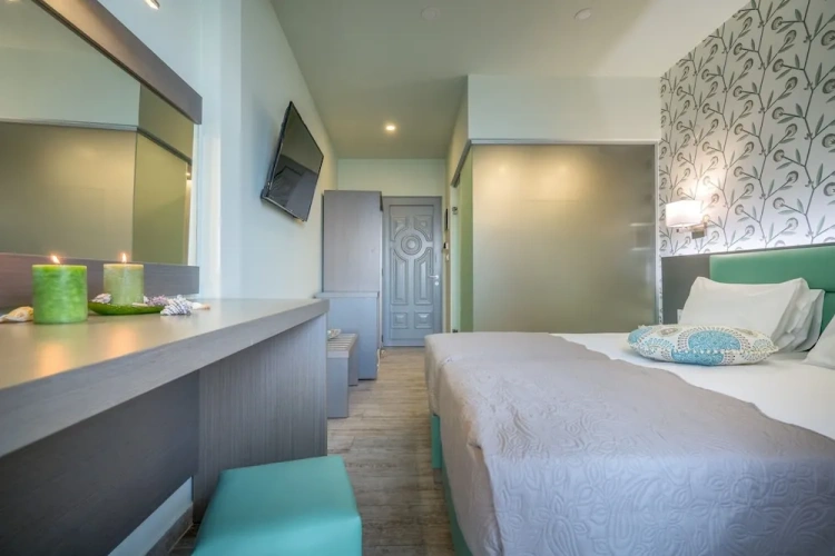 Double room with balcony and with sea view