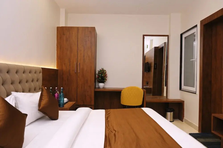 hotel sapphire