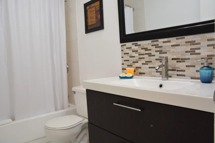 Newpoint Miami Beach Apartments photo 11