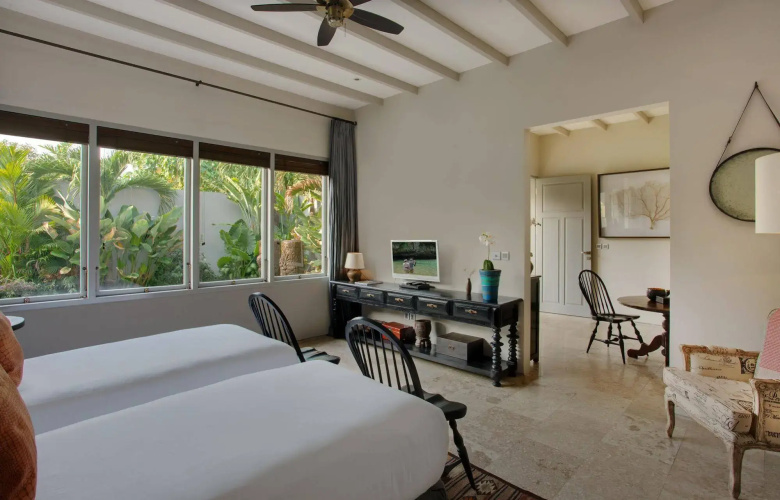 Room & Vespa Suite 2