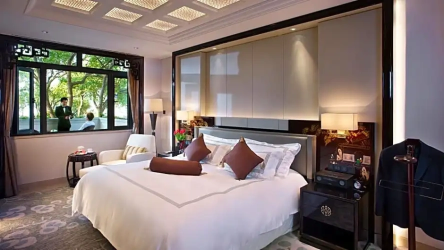 Standard Double room with balcony and with lake view
