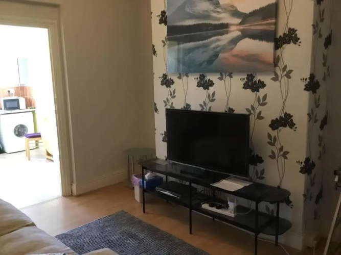 Apartment with basic equipments and shared garden