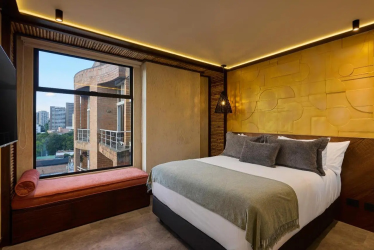 Golden Valley Hotel