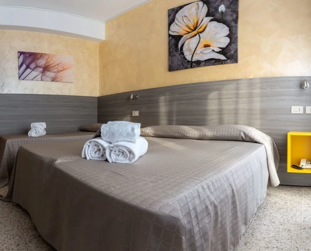 Standard Triple room with balcony and with city view