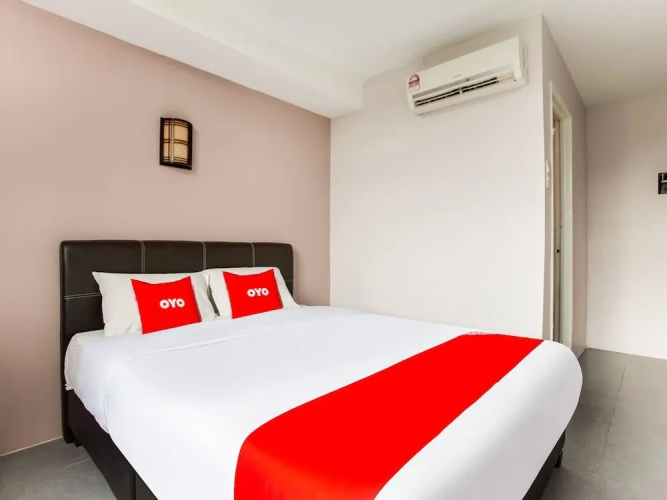 OYO 89631 988 Hotel