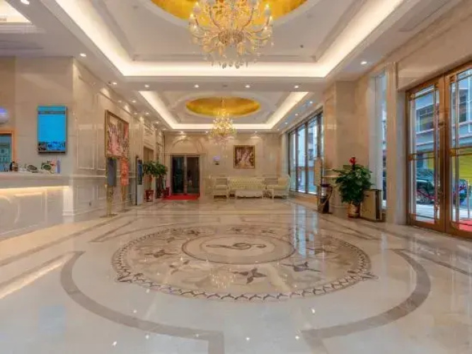 Vienna Hotel (Yizhou Sankeshu)