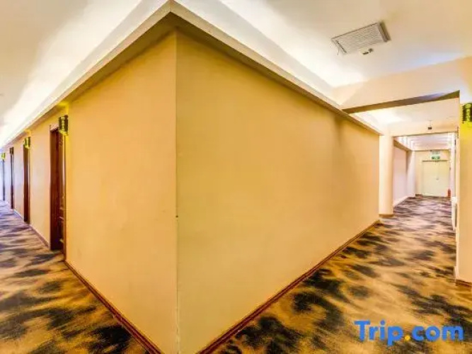 Shenghe Boutique Hostel