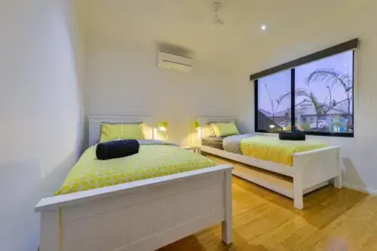 8 Kestrel Place