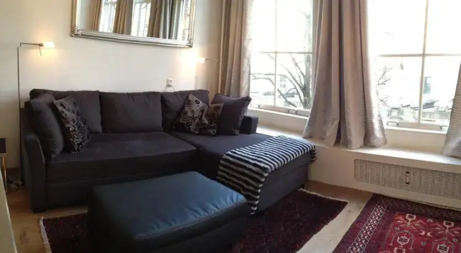 Pied A Terre Water