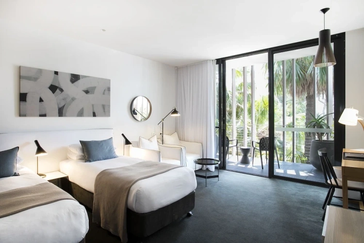 Standard Twin Suite