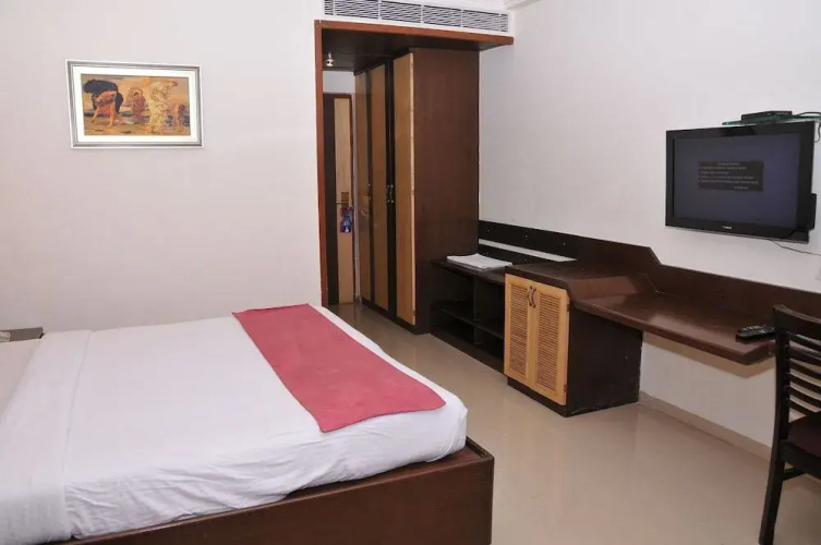 Meenal Hotel