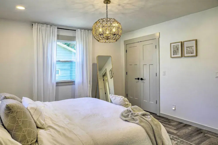 Retreat w/ Deck ~ 9 Mi to Downtown Springfield
