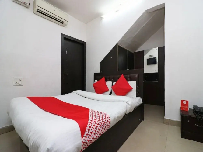 Hotel Alpine by OYO Rooms