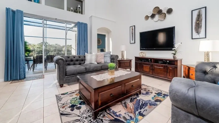 5 Bedrooms Cottage