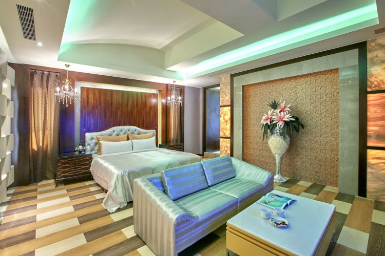Gold Motel