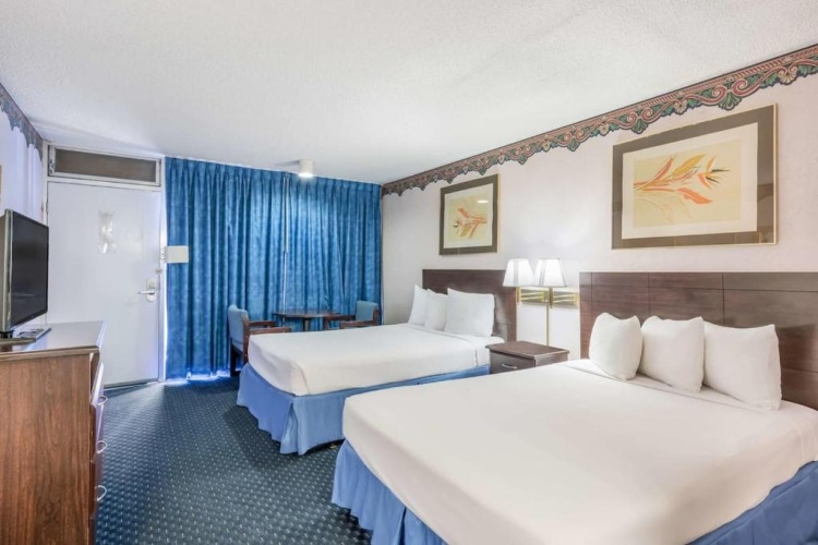 Standard Quadruple room