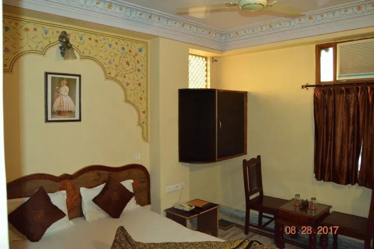 Hotel Gulab Garh