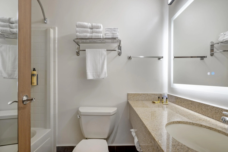 Best Western Plus Meridian photo 9