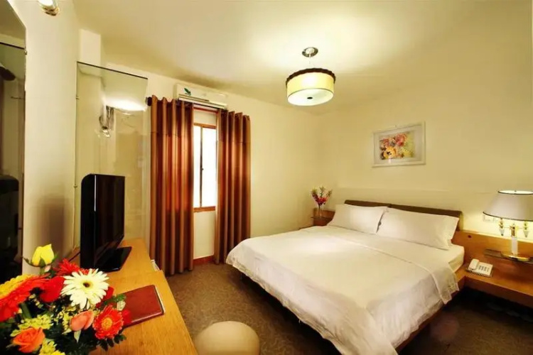 Me Saigon Boutique Hotel