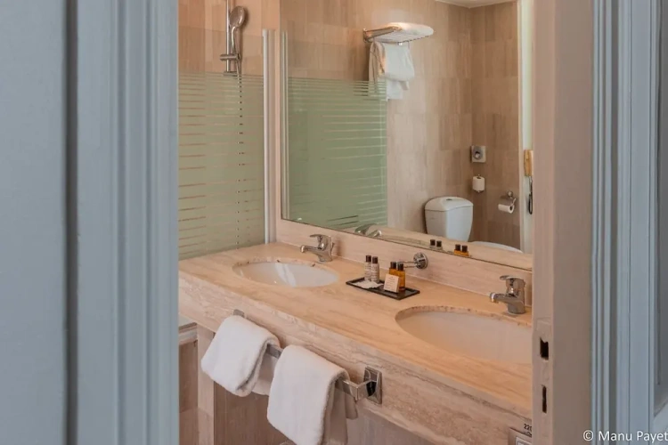 Deluxe Double room with street view