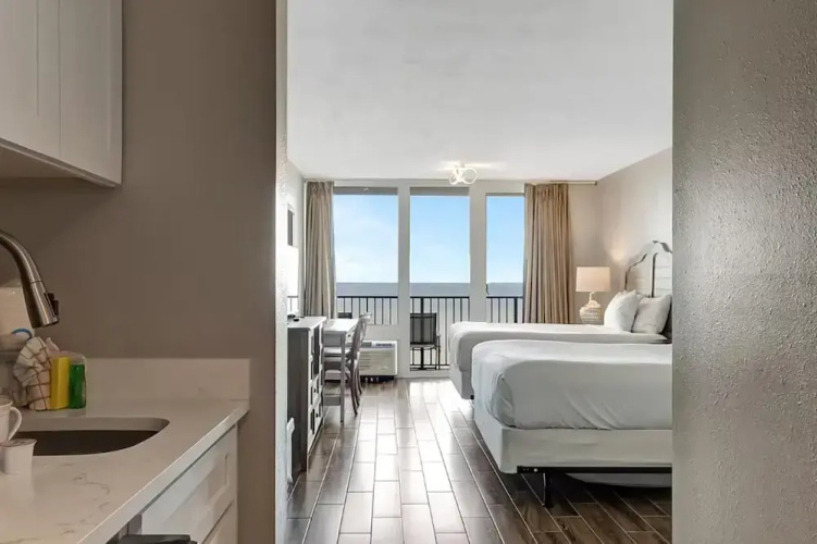 Bayside Inn 6786