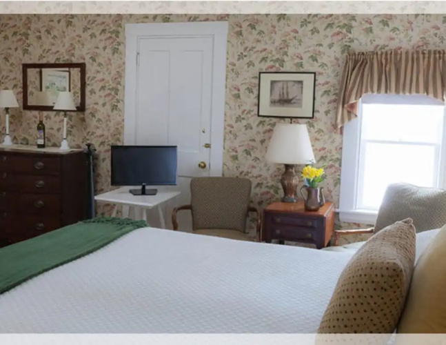 Dockside Guest Quarters & Restaurant